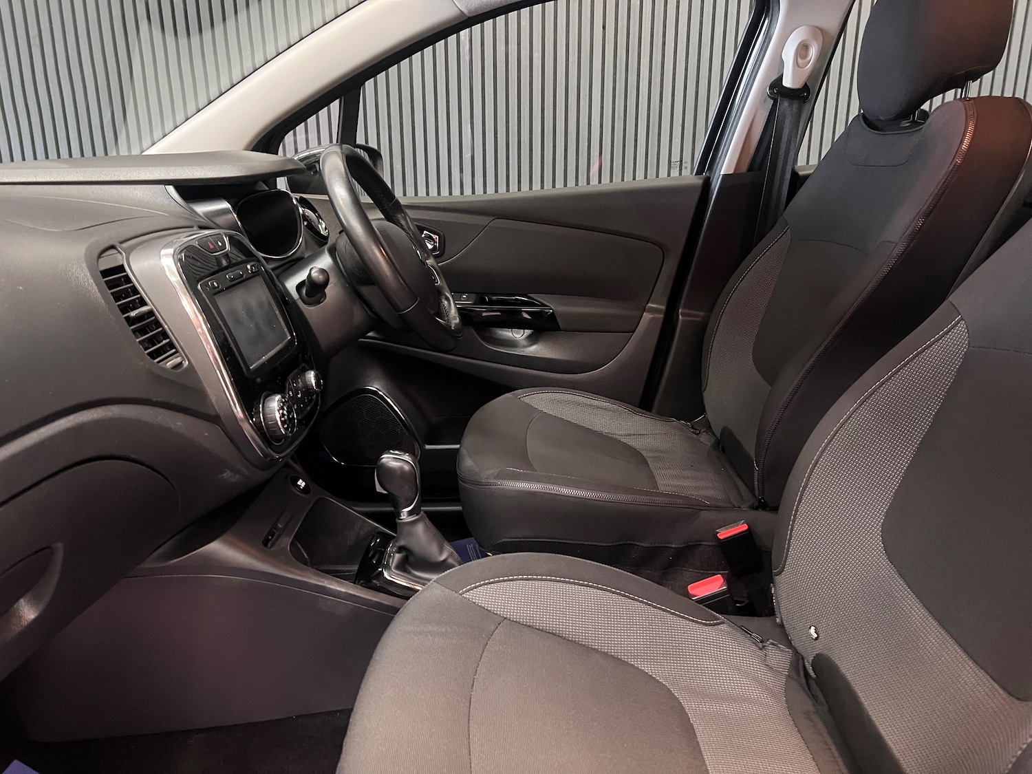 Used Renault Captur 2016 for sale - 77845484: Photo 17