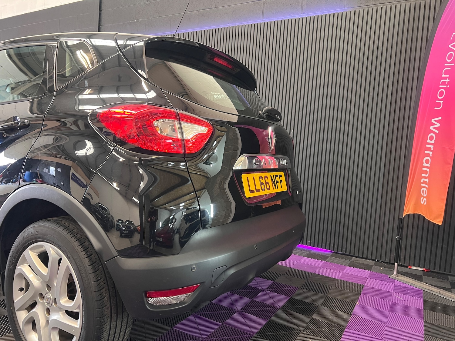 Used Renault Captur 2016 for sale - 77845484: Photo 2