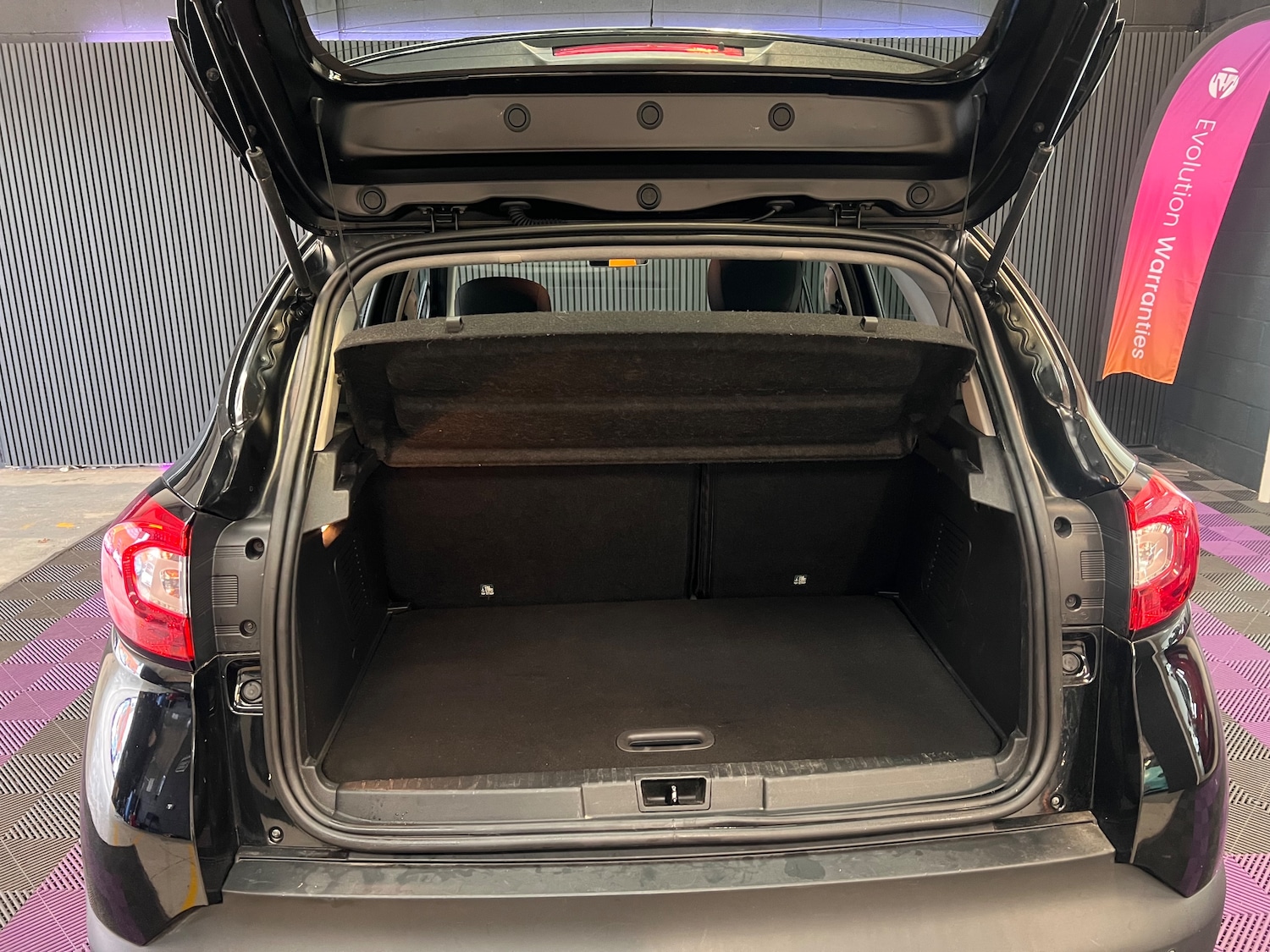 Used Renault Captur 2016 for sale - 77845484: Photo 25