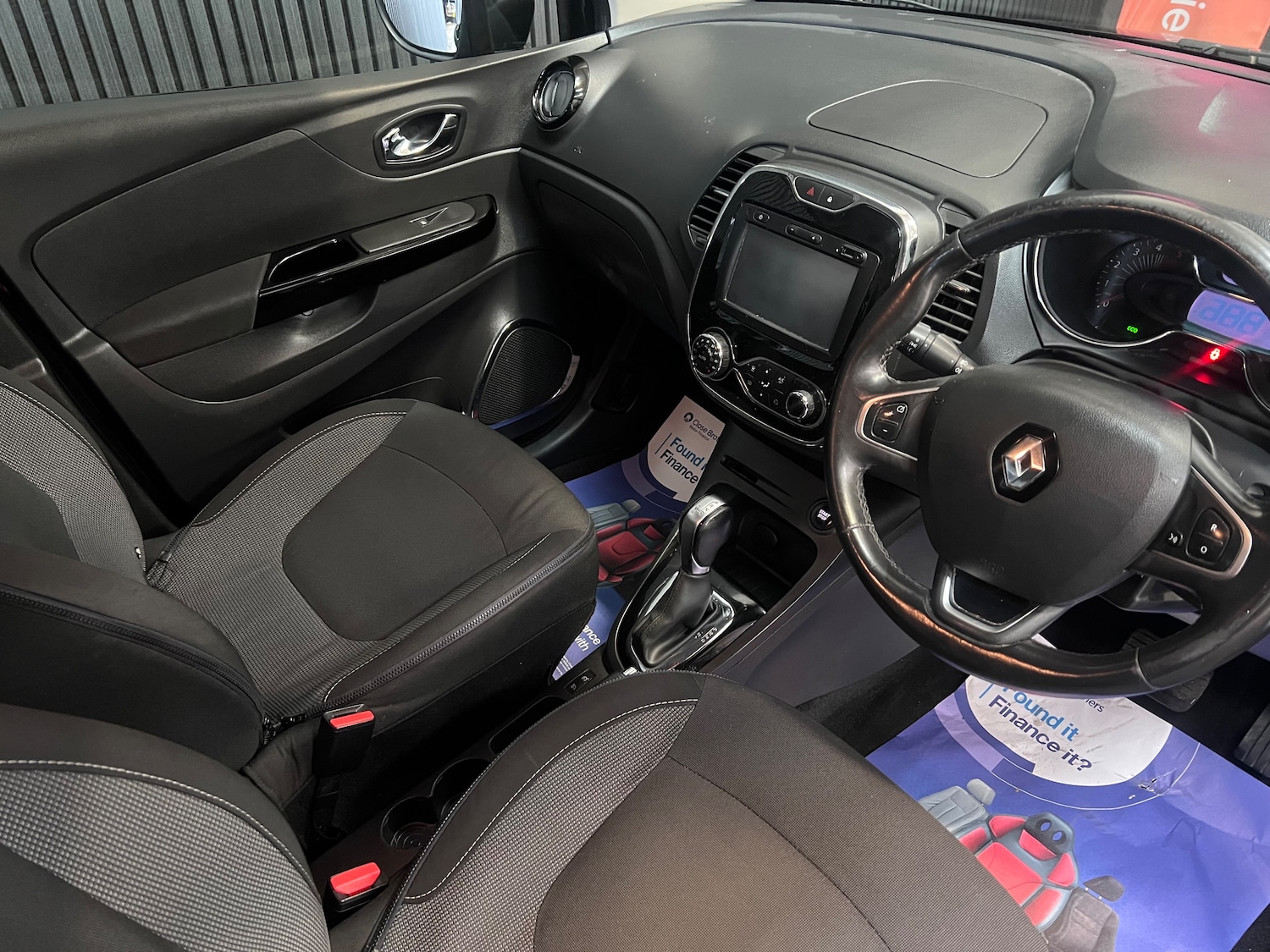 Used Renault Captur 2016 for sale - 77845484: Photo 5