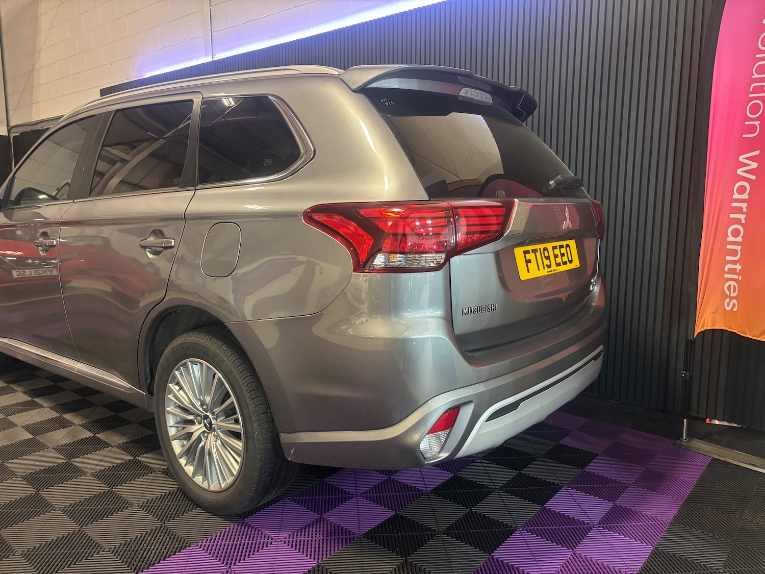 Used Mitsubishi Outlander 2019 for sale - 76604288: Photo 2