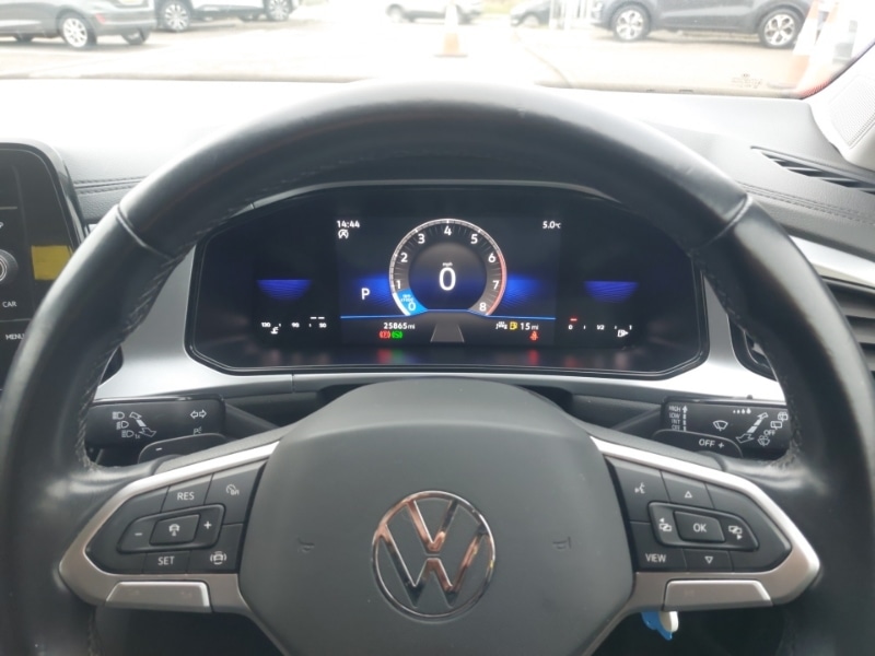 Used Volkswagen T-Roc 2023 for sale - 77278355: Photo 15