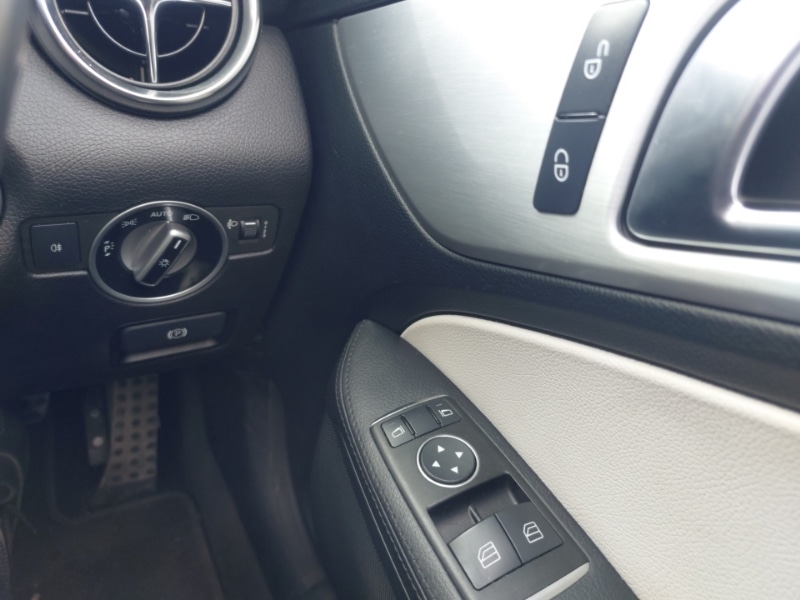 Used Mercedes-Benz SLK 2012 for sale - 78037214: Photo 16