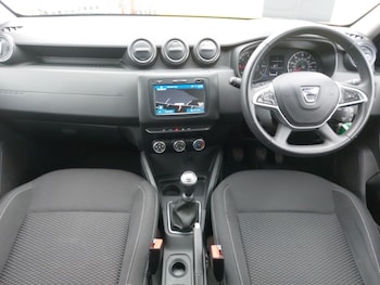 Used Dacia Duster 2021 for sale - 76301716: Photo 2