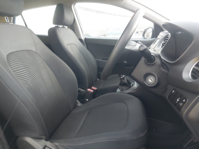 Used Hyundai i10 2018 for sale - 77644321: Photo 19