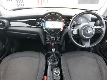 Used MINI Hatch 2022 for sale - 76493392: Photo
