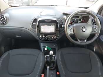 Used Renault Captur 2019 for sale - 75599540: Photo