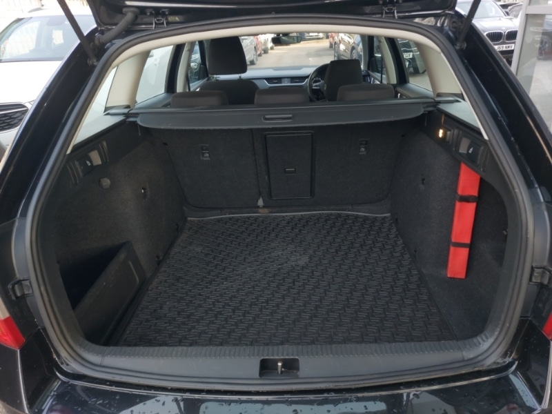 Used Skoda Octavia 2019 for sale - 77956520: Photo 8