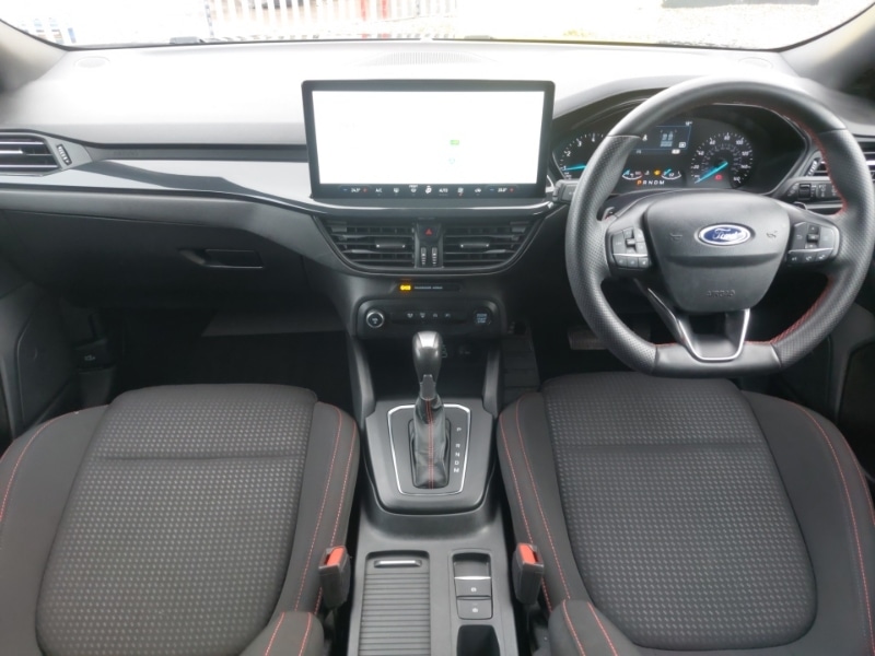 Used Ford Focus 2023 for sale - 76816211: Photo 2