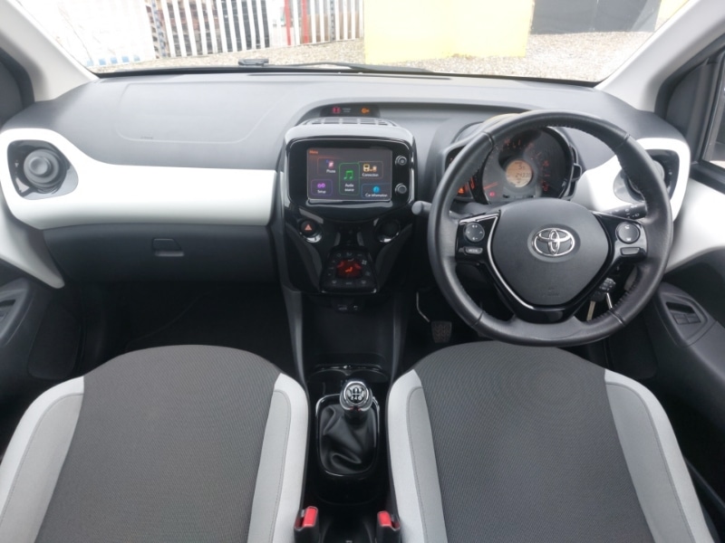 Used Toyota AYGO 2018 for sale - 77595858: Photo 2
