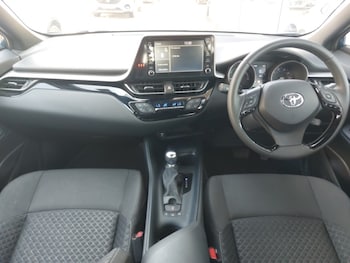 Used Toyota C-HR 2023 for sale - 78675160: Photo