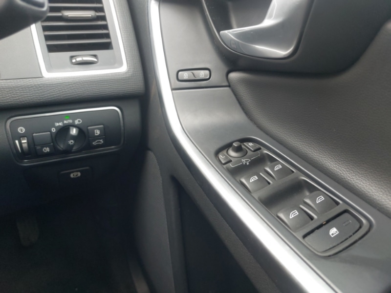 Used Volvo XC60 2017 for sale - 77815731: Photo 16