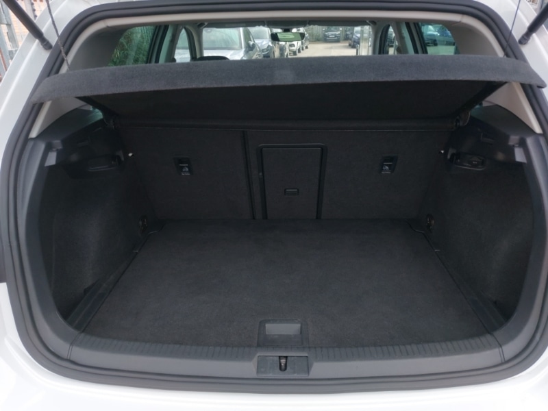 Used Volkswagen Golf 2019 for sale - 76383906: Photo 8