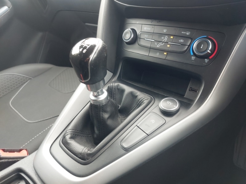 Used Ford Focus 2017 for sale - 76543408: Photo 14