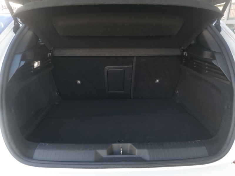 Used Vauxhall Astra 2024 for sale - 76636558: Photo 8