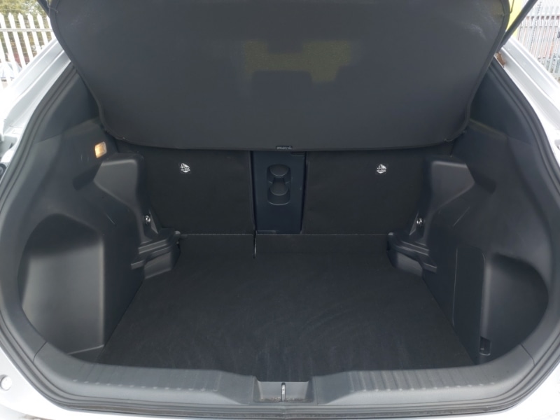 Used Toyota Yaris Cross 2022 for sale - 76365652: Photo 8