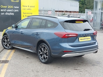 Used Ford Focus 2022 for sale - 76116225: Photo 3