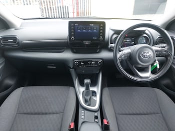 Used Toyota Yaris 2023 for sale - 77595857: Photo