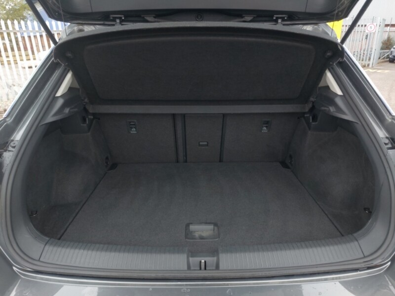 Used Volkswagen T-Roc 2018 for sale - 77062744: Photo 8