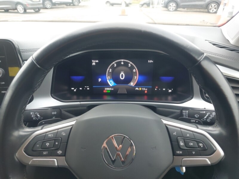 Used Volkswagen T-Roc 2023 for sale - 77380147: Photo 15