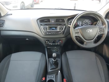 Used Hyundai i20 2017 for sale - 79517503: Photo