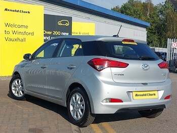 Used Hyundai i20 2017 for sale - 79517503: Photo