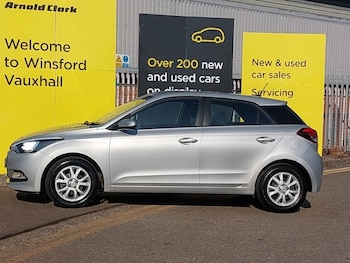 Used Hyundai i20 2017 for sale - 79517503: Photo