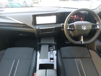Used Vauxhall Astra 2024 for sale - 76120920: Photo 2