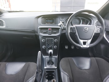 Used Volvo V40 2017 for sale - 78642261: Photo