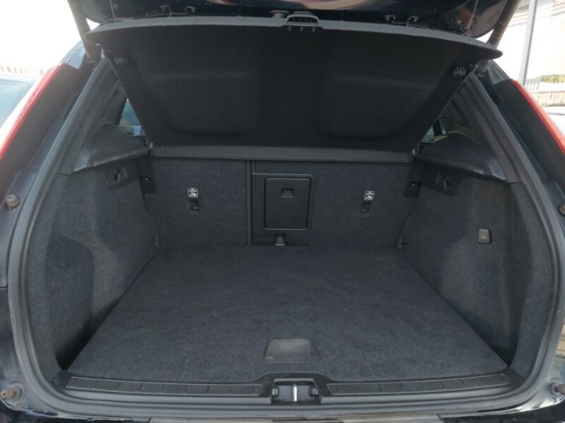 Used Volvo XC40 2021 for sale - 77047347: Photo 8