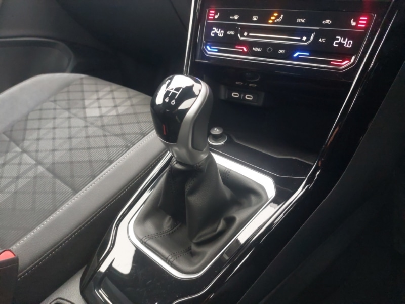 Used Volkswagen T-Roc 2023 for sale - 76749074: Photo 14