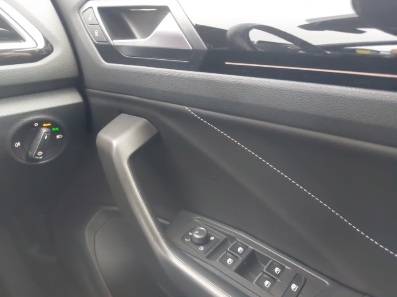 Used Volkswagen T-Roc 2023 for sale - 76749074: Photo 16