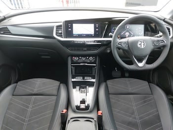 Used Vauxhall Grandland 2024 for sale - 76150648: Photo 2