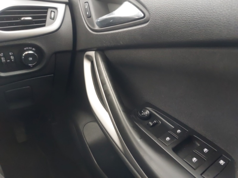 Used Vauxhall Astra 2017 for sale - 76983142: Photo 16