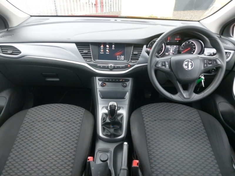 Used Vauxhall Astra 2017 for sale - 76983142: Photo 2