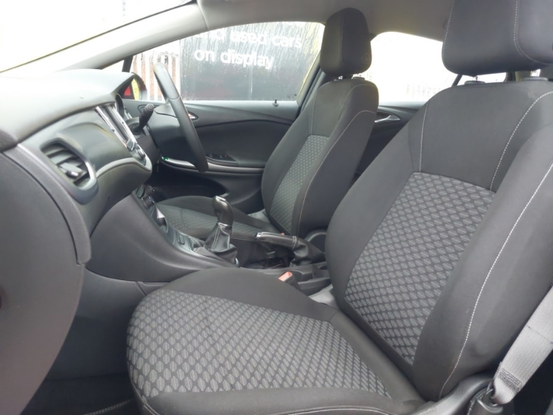 Used Vauxhall Astra 2017 for sale - 76983142: Photo 5