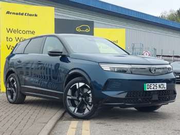 2025 - 157kW Ultimate 73kWh 5dr Auto [Panoramic Roof]