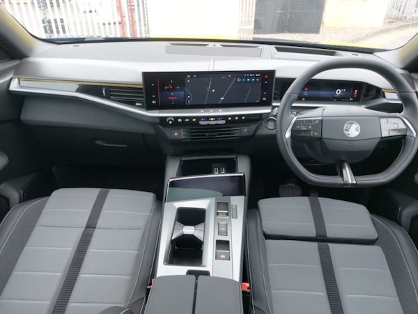 Used Vauxhall Grandland 2025 for sale - 74422907: Photo 2