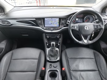 Used Vauxhall Astra 2018 for sale - 76183250: Photo 2