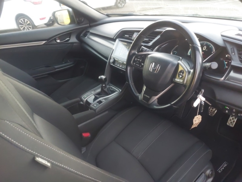 Used Honda Civic 2019 for sale - 76700001: Photo 18