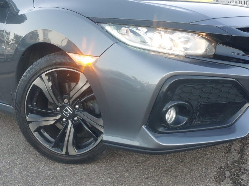 Used Honda Civic 2019 for sale - 76700001: Photo 9