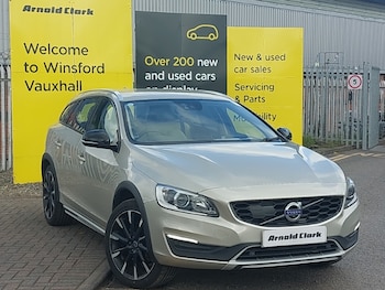 Used Volvo V60 2017 for sale - 78559342: Photo