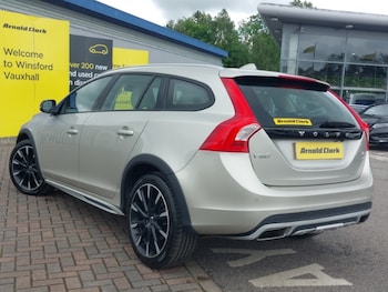 Used Volvo V60 2017 for sale - 78559342: Photo