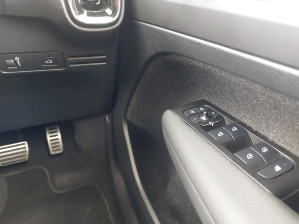 Used Volvo XC40 2021 for sale - 75448159: Photo 16