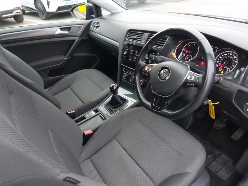 Used Volkswagen Golf 2018 for sale - 77329800: Photo 18