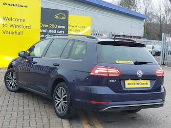 Used Volkswagen Golf 2018 for sale - 77329800: Photo