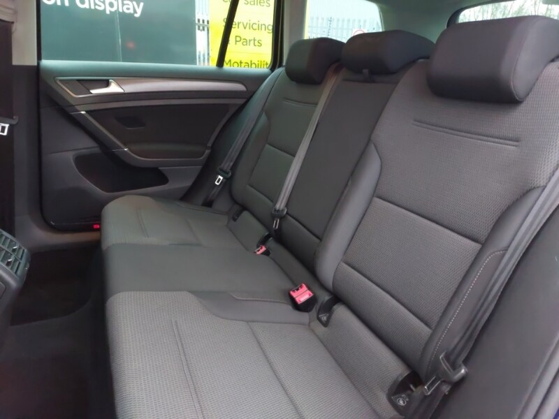 Used Volkswagen Golf 2018 for sale - 77329800: Photo 6