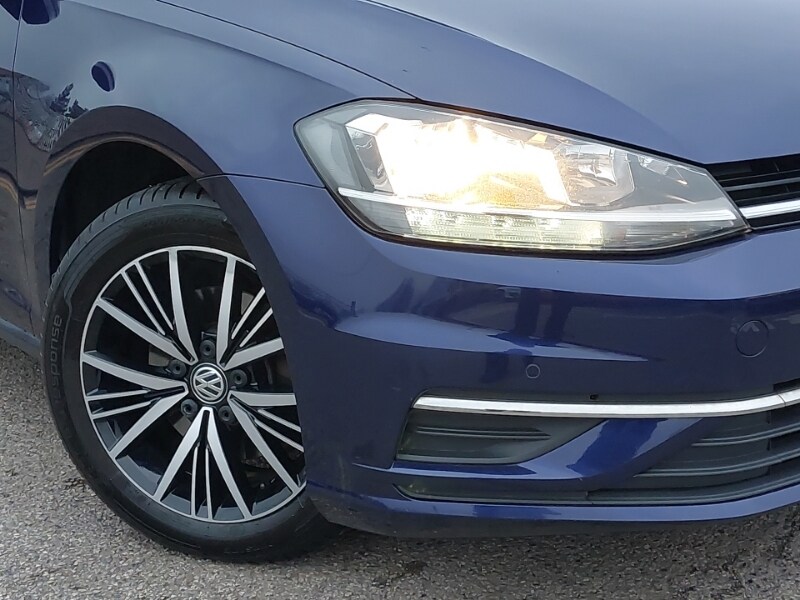 Used Volkswagen Golf 2018 for sale - 77329800: Photo 9