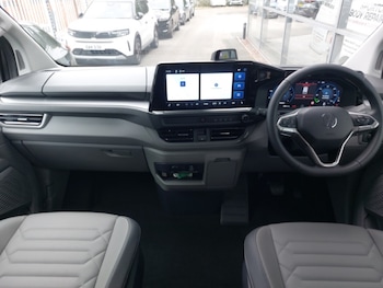 Used Volkswagen Transporter Shuttle 2026 for sale - 79567184: Photo