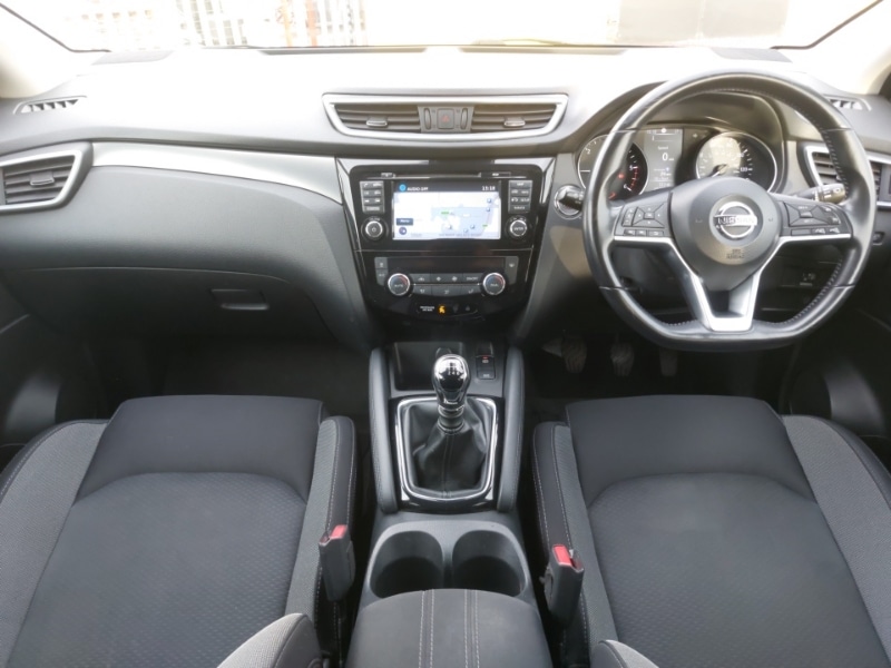 Used Nissan Qashqai 2018 for sale - 76498307: Photo 2